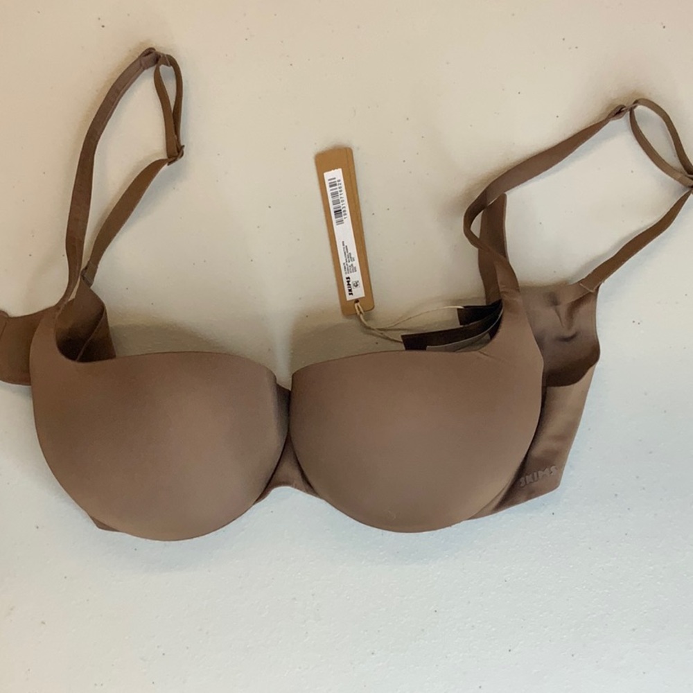 SKIMS Smooth Seamless T-Shirt Bra in Brown